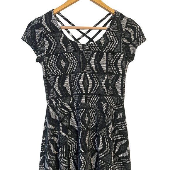 Aeropostale Women's Medium Black & White Geometric  Boho Fit & Flare Mini Dress - Picture 3 of 16